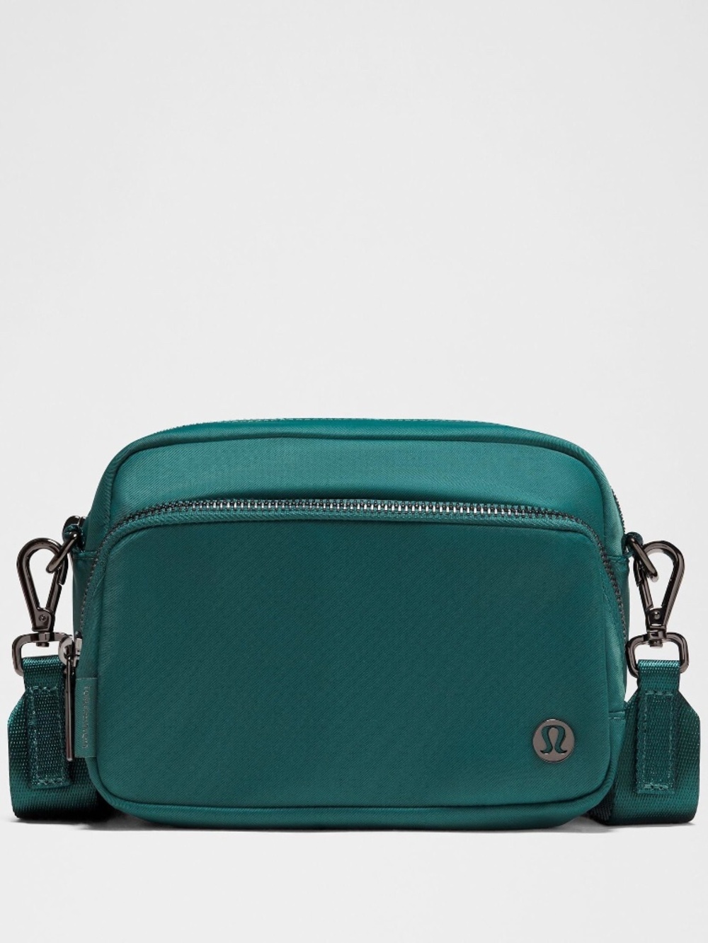Lululemon Everywhere Crossbody Bag 2L Metal Hardware – Deep Marina/Gunmetal - Picture 5 of 7